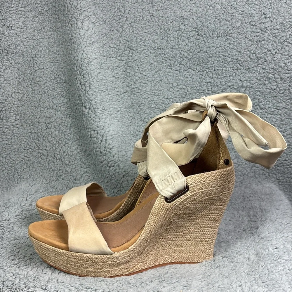 UGG Jules Espadrille Wedge Sandal Size 9.5 Leather Heel Cap Feminine Cream Bow - Picture 3 of 10